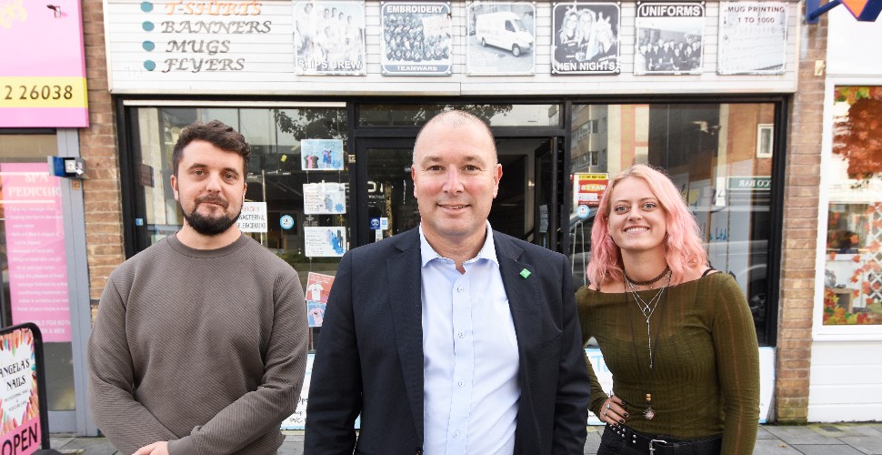 pop-up_PCC- Shop_10_ Jason Skelton & Elise Wilkes-Brand of Vacancy Atlas with Cllr Nick Kelly 970 x 500